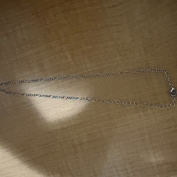 Subtle Silver Chain - Picture 1 of 2